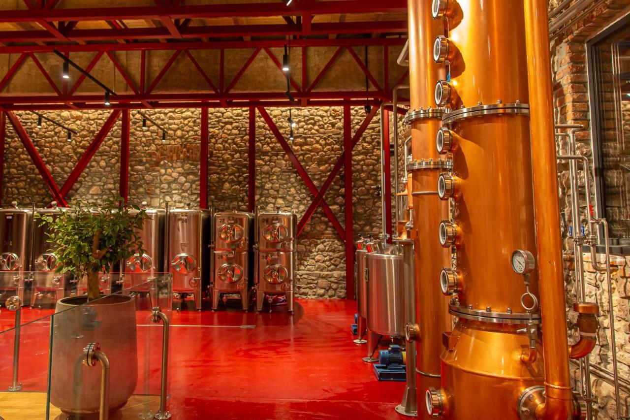 Melesin Distillery Leskovik Kültér fotó